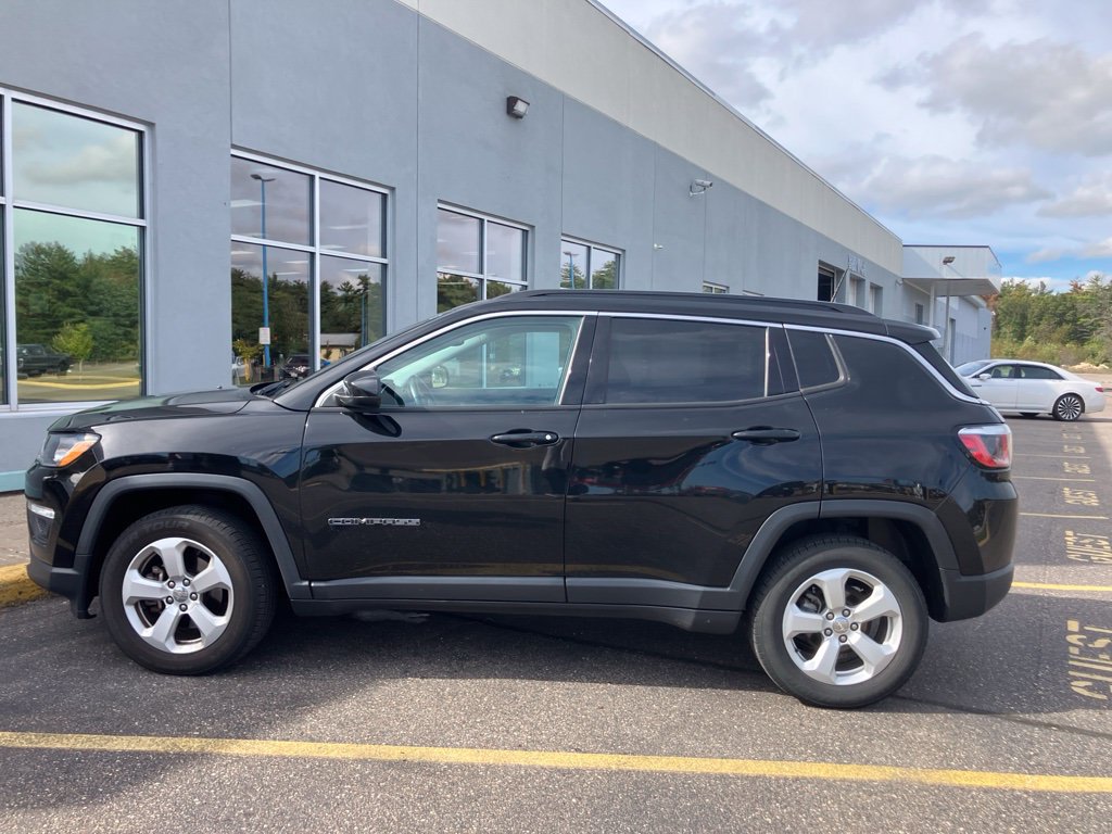 Used 2019 Jeep Compass Latitude w/ Popular Equipment Group AWD/4WD image 2