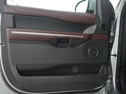 Used 2024 Ford Expedition Max Limited image 21