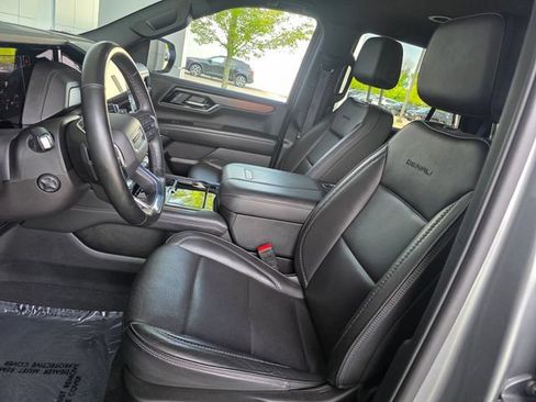 Used 2025 GMC Yukon Denali AWD/4WD image 26