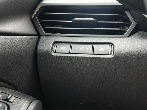 Used 2025 Nissan Altima 2.5 SV FWD image 28