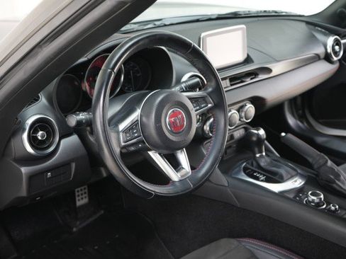 Used 2017 FIAT 124 Spider Abarth image 44