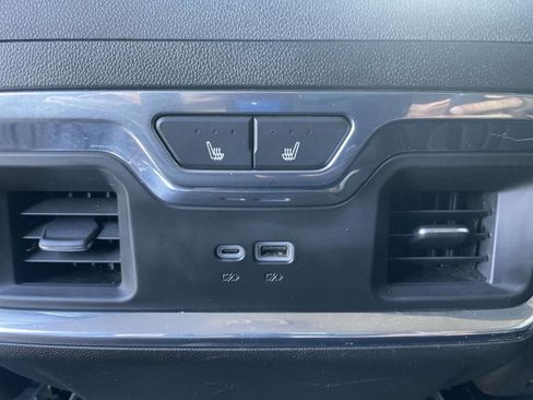 Used 2024 GMC Sierra 3500 Denali w/ Denali Reserve Package AWD/4WD image 11