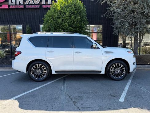 Used 2022 Nissan Armada Platinum w/ Captain's Chairs Package RWD image 21