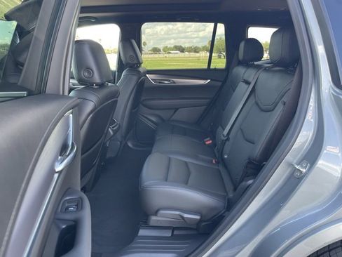 Certified 2025 Cadillac XT6 Luxury image 26