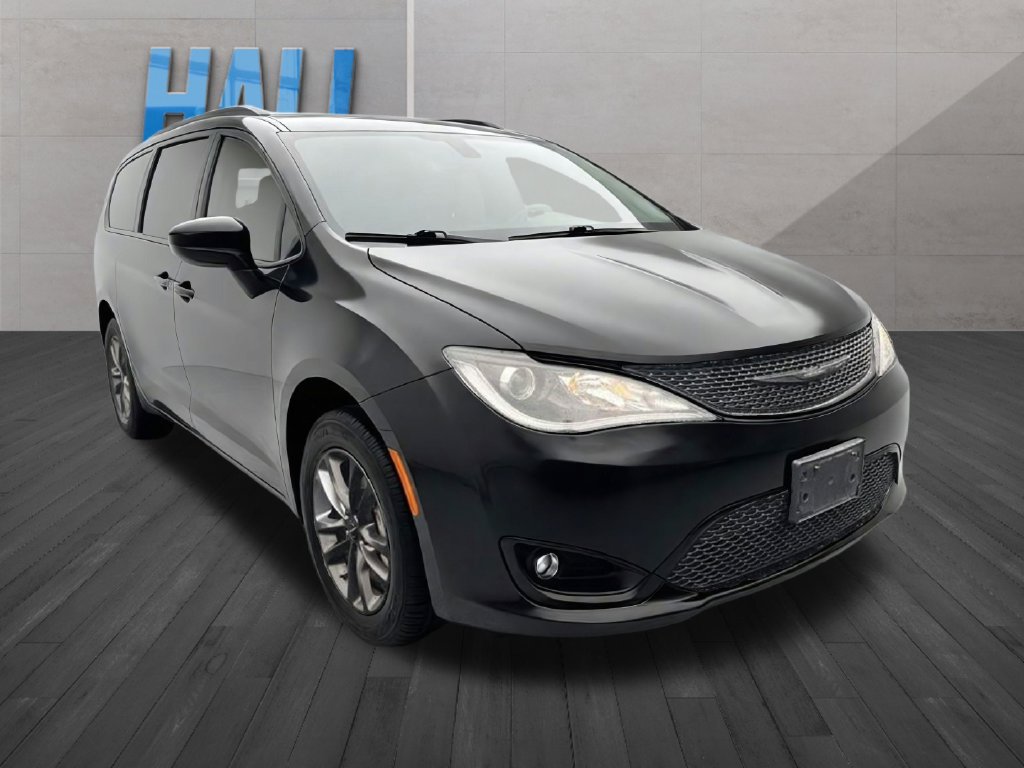 Used 2020 Chrysler Pacifica Touring-L AWD/4WD image 7