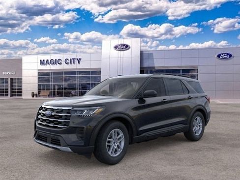 Used 2026 Ford Explorer Active AWD/4WD image 1