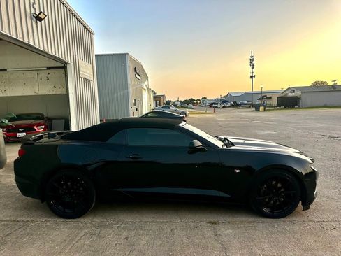 Used 2019 Chevrolet Camaro LT RWD image 12