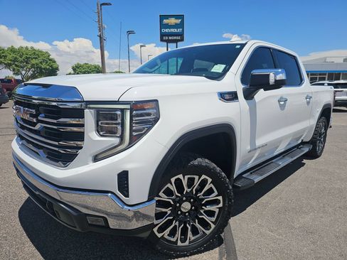 Used 2023 GMC Sierra 1500 SLT w/ SLT Convenience Package AWD/4WD image 1