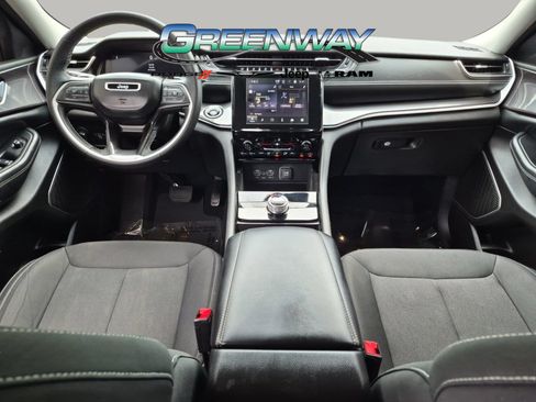 Used 2022 Jeep Grand Cherokee Laredo w/ Luxury Tech Group I AWD/4WD image 10