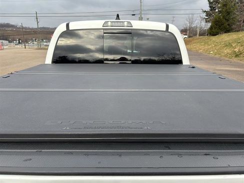 Used 2023 Toyota Tacoma TRD Sport image 18