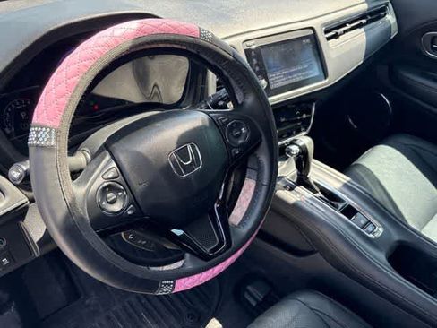 Used 2021 Honda HR-V EX-L image 10
