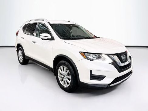 Used 2018 Nissan Rogue SV w/ Premium Package image 3