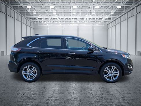Used 2016 Ford Edge Titanium w/ Technology Package AWD/4WD image 6
