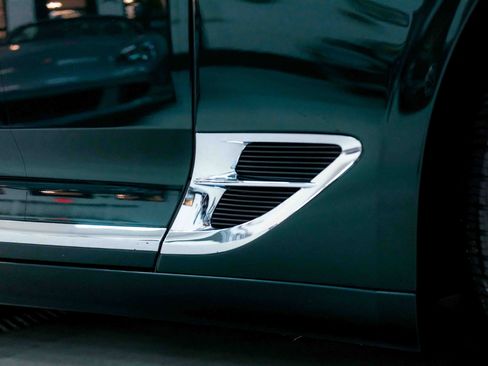 Used 2022 Bentley Continental GT V8 image 22