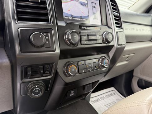 Used 2022 Ford F450 XLT w/ XLT Value Package image 21