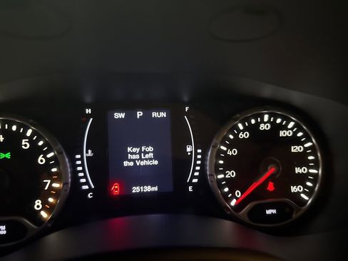 Used 2018 Jeep Renegade Latitude image 52