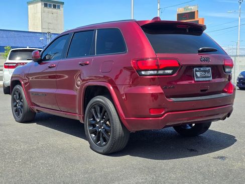 Used 2022 Jeep Grand Cherokee Laredo X AWD/4WD image 8