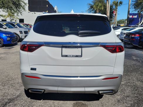 Used 2022 Buick Enclave Essence image 5