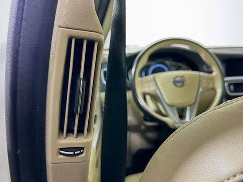 Used 2016 Volvo V60 T5 Platinum image 27