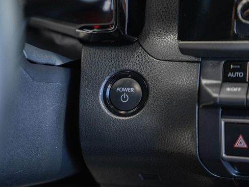 Used 2025 Toyota Camry SE image 25