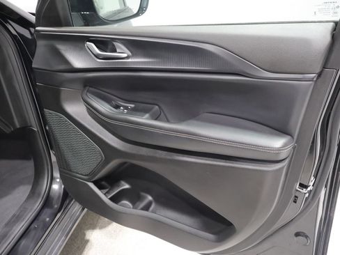 Used 2023 Jeep Grand Cherokee Altitude AWD/4WD image 25