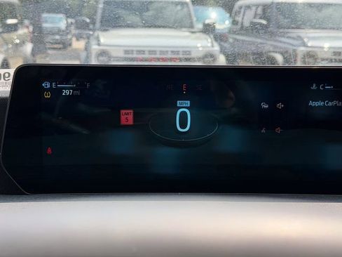 Used 2025 Ford Expedition Active AWD/4WD image 12