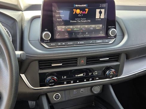 Used 2023 Nissan Rogue SV FWD image 17