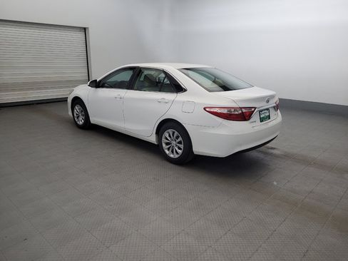 Used 2017 Toyota Camry LE FWD image 3