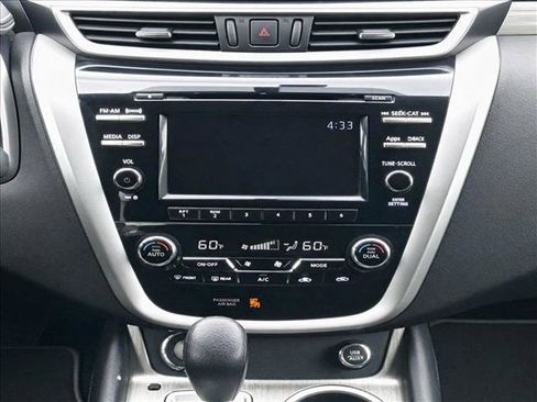 Used 2016 Nissan Murano S FWD image 14