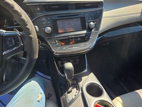Used 2015 Toyota Avalon XLE FWD image 2
