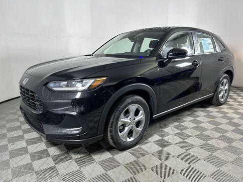 Used 2023 Honda HR-V LX image 9
