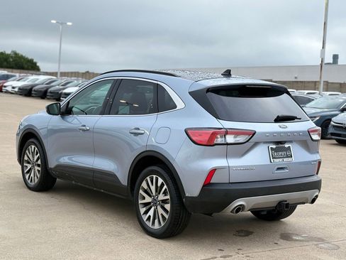 Used 2022 Ford Escape Titanium w/ Class II Trailer Tow Package AWD/4WD image 9