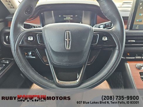 Used 2024 Lincoln Aviator Reserve AWD/4WD image 17