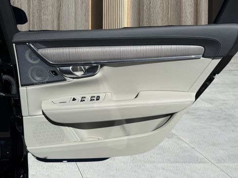 Used 2024 Volvo S90 T8 Ultimate w/ Lounge Package image 45