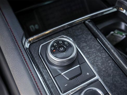 Used 2022 Ford Expedition Limited image 19