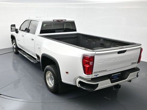 Used 2021 Chevrolet Silverado 3500 High Country image 44