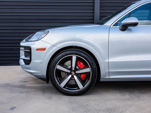 New 2026 Porsche Cayenne S image 11