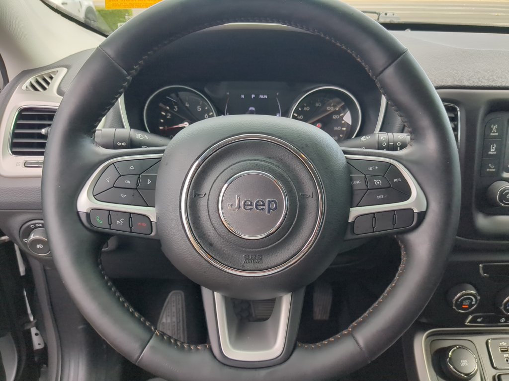 Used 2018 Jeep Compass Latitude w/ Cold Weather Group AWD/4WD image 30