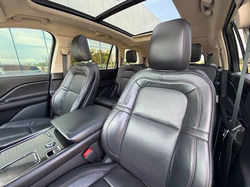 Used 2024 Lincoln Aviator Reserve AWD/4WD image 14