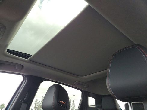 New 2026 Nissan Kicks SR w/ SR Premium Package FWD image 12