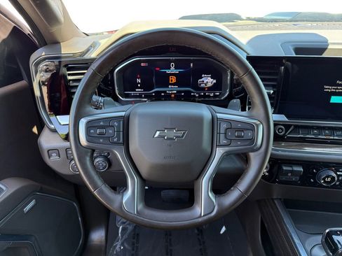 Used 2024 Chevrolet Silverado 1500 LT Trail Boss w/ Convenience Package II AWD/4WD image 12