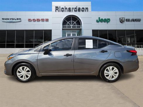 Used 2025 Nissan Versa S w/ Trunk Package image 3
