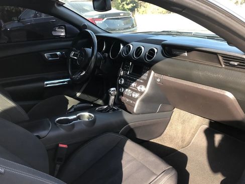 Used 2018 Ford Mustang Coupe image 11