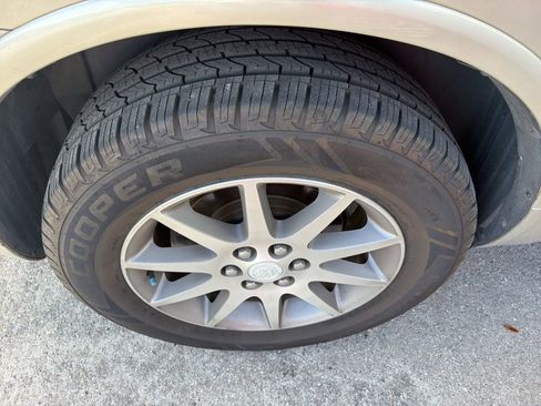 Used 2015 Buick Enclave Leather FWD image 11
