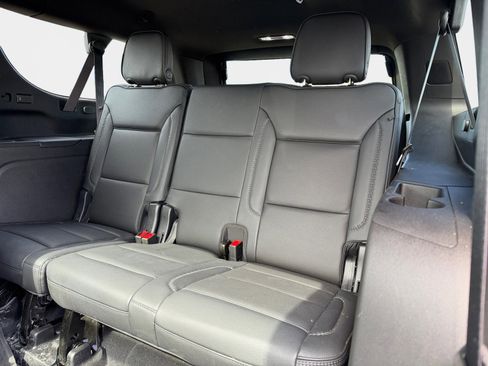 Used 2024 GMC Yukon XL Denali AWD/4WD image 11