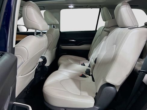 Used 2024 Toyota Grand Highlander AWD Hybrid image 23