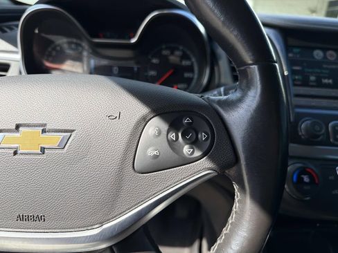 Used 2019 Chevrolet Impala LT FWD image 26