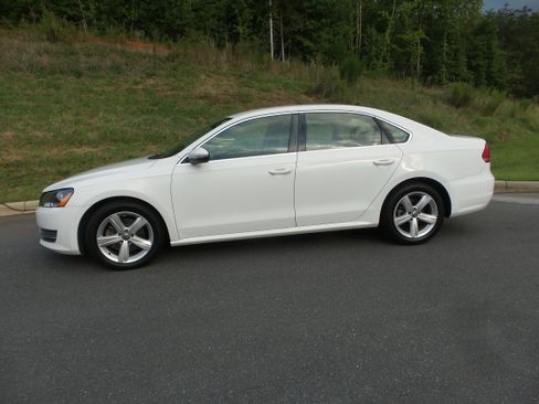 Used 2012 Volkswagen Passat 2.5 SE FWD image 6