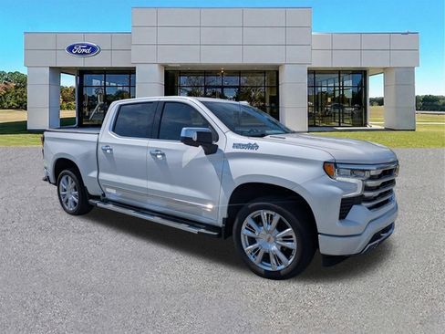 Used 2024 Chevrolet Silverado 1500 High Country w/ High Country Premium Package AWD/4WD image 1