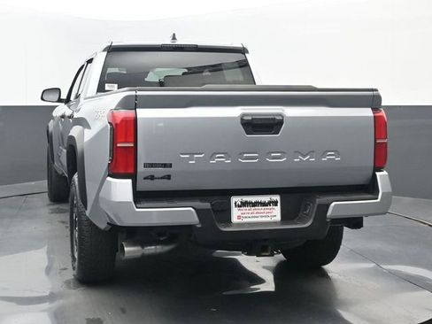 Used 2025 Toyota Tacoma TRD Off-Road image 18